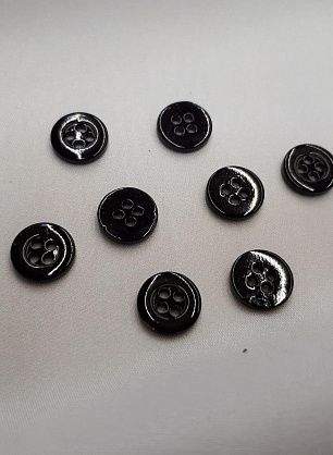 Пуговица ракушка 4 прокола d-10мм черная с ободком - в интернет-магазине тканей Тессутидея арт. F-3925
