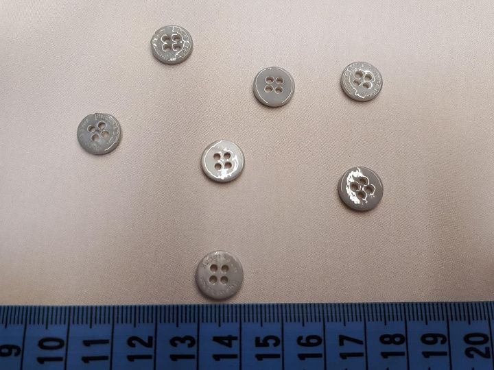 Пуговица ракушка 4 прокола d-11мм светло-серая именная - итальянские ткани Тессутидея арт. F-3948