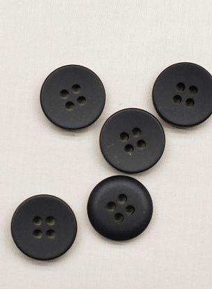 Пуговица пластик 4 прокола d-15мм темно-синяя матовая - в интернет-магазине тканей Тессутидея арт. F-6805