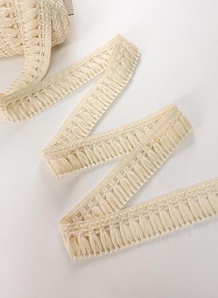 Кружевная тесьма с бахромой ш-5см молочная - в интернет-магазине тканей Тессутидея арт. 03-7465