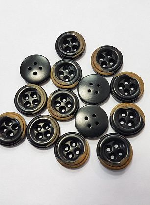 Пуговица костюмная пластик 4 прокола d-17мм черно-бежевая Roberto Cavalli - в интернет-магазине тканей Тессутидея арт. F-4863