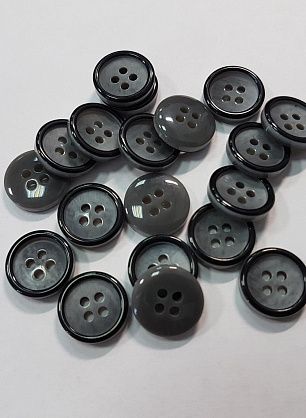 Пуговица пластик 4 прокола d-15мм серо-черная - в интернет-магазине тканей Тессутидея арт. F-5368