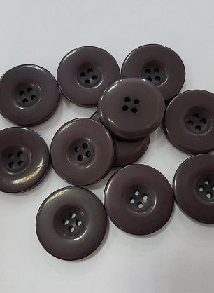 Пуговица пластик 4 прокола d-30мм фиолетовая - в интернет-магазине тканей Тессутидея арт. F-5081