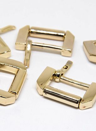 Пряжка металл золото ш-2см  - в интернет-магазине тканей Тессутидея арт. F-4547