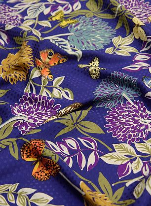 Шелк дама (н) растительный рисунок и бабочки на темно-синем - в интернет-магазине тканей Тессутидея арт. 10-1654