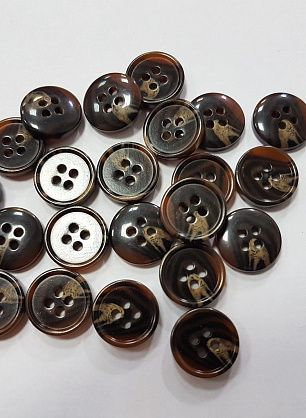 Пуговица пластик 4 прокола d-15мм коричнево-бежевая - в интернет-магазине тканей Тессутидея арт. F-5131