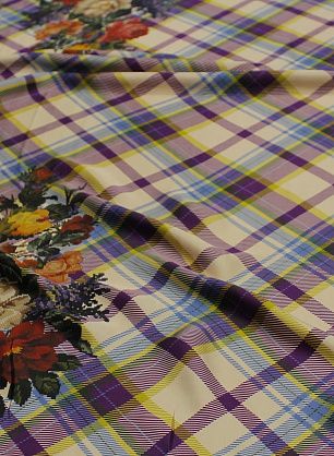 Плательная вискоза (н) цветочные букеты на геометрическом принте - в интернет-магазине тканей Тессутидея арт. 04-1581