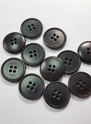 Пуговица пластик 4 прокола d-23мм темно-коричневая - в интернет-магазине тканей Тессутидея арт. F-5487