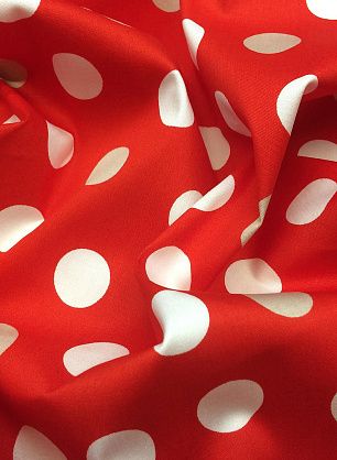 Плательная стрейч (н) бежево-белый горох на красном - в интернет-магазине тканей Тессутидея арт. 01-4118