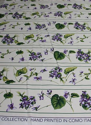 Хлопок (н) сиреневый цветочный орнамент на айвори ш-150см - в интернет-магазине тканей Тессутидея арт. 01-3162