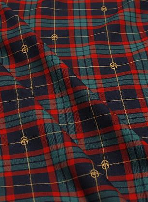 Хлопок (н) красно-бежево-зеленая клетка и логотип на темно-синем - в интернет-магазине тканей Тессутидея арт. 01-7986