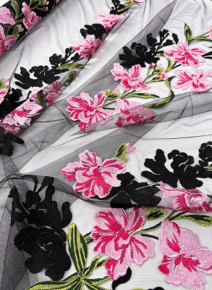 Плательная сетка с вышивкой купон (0,8м) (н) цветная вышивка на черном - в интернет-магазине тканей Тессутидея арт. 03-7500