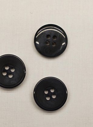 Пуговица пластик под рог 4 прокола d-18мм темно-серо-голубая - в интернет-магазине тканей Тессутидея арт. F-6713