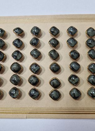 Пуговица прямоугольная на ножке d-11мм зеленая с золотым ободком - итальянские ткани Тессутидея F-5868