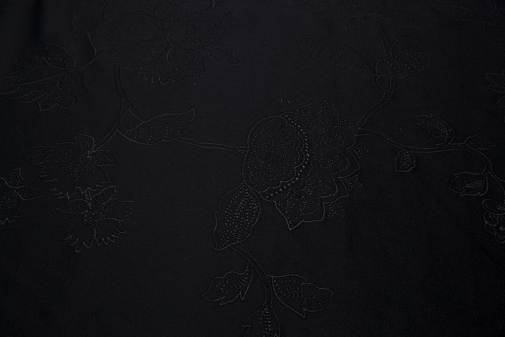 Пальтовая с вышивкой (о) черная - итальянские ткани Тессутидея арт. 09-1489