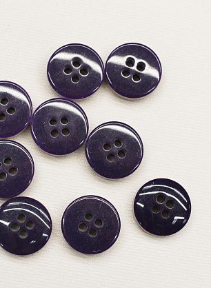 Пуговица пластик 4 прокола d-15мм фиолетовая с бело-бежевым  - в интернет-магазине тканей Тессутидея арт. F-6578