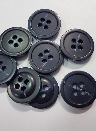 Пуговица пластик 4 прокола d-27мм темно-синяя - в интернет-магазине тканей Тессутидея арт. F-5619