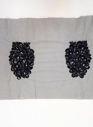 Аппликация из камней и бисера на черной сетке - в интернет-магазине тканей Тессутидея арт. F-4035