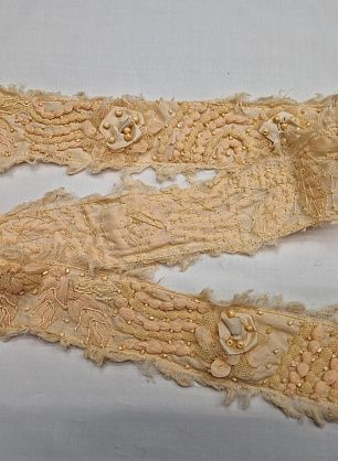 Тесьма расшитая стеклярусом (о) светло-оранжевая ш-4см - в интернет-магазине тканей Тессутидея арт. 03-3443