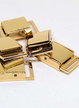 Пряжка металл золото ш-1,5см - итальянские ткани Тессутидея F-4544