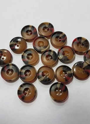 Пуговица пластик 4 прокола d-13мм светло-коричневая с красно-черными прожилками - в интернет-магазине тканей Тессутидея арт. F-4898