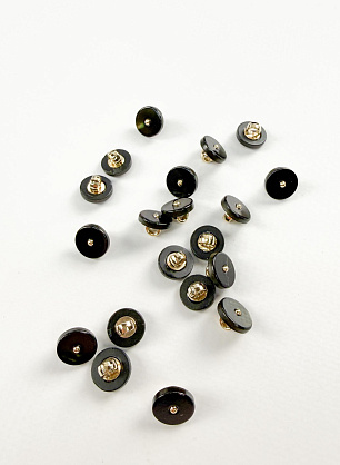 Пуговица комбинированная на ножке d-10мм темно-зеленая с золотой вставкой - итальянские ткани Тессутидея.