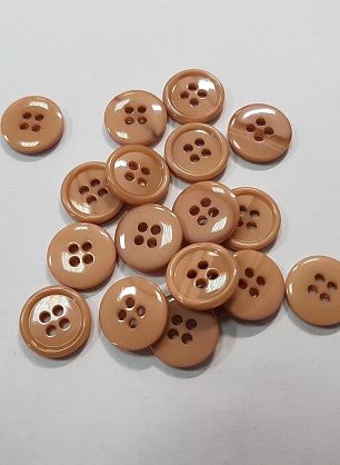 Пуговица пластик 4 прокола d-13мм бежево-розовая - в интернет-магазине тканей Тессутидея арт. F-5321