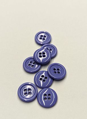 Пуговица костюмная пластик 4 прокола d-15мм сиреневая - в интернет-магазине тканей Тессутидея арт. F-6079